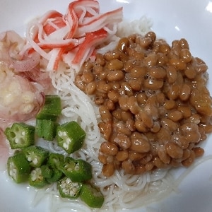 ネバネバ〜納豆とオクラのぶっかけ素麺